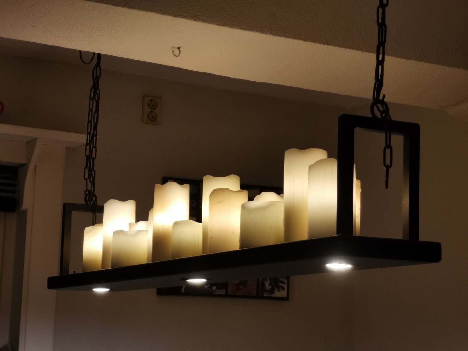 Handgemaakte kaarsenlamp boven eettafel | JudaLevison